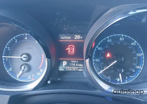 2015 Toyota Corolla S Plus z USA, uszkodzony, nr VIN 2T1BURHE5FC244582